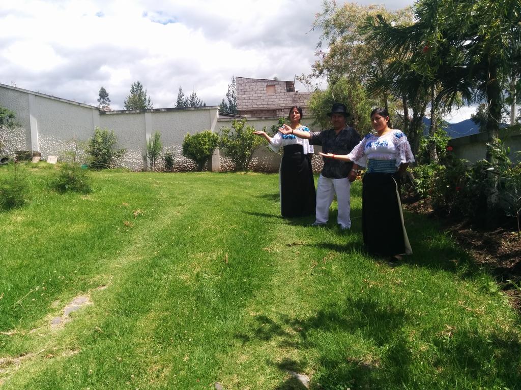 Hostal Curinan Otavalo Ngoại thất bức ảnh