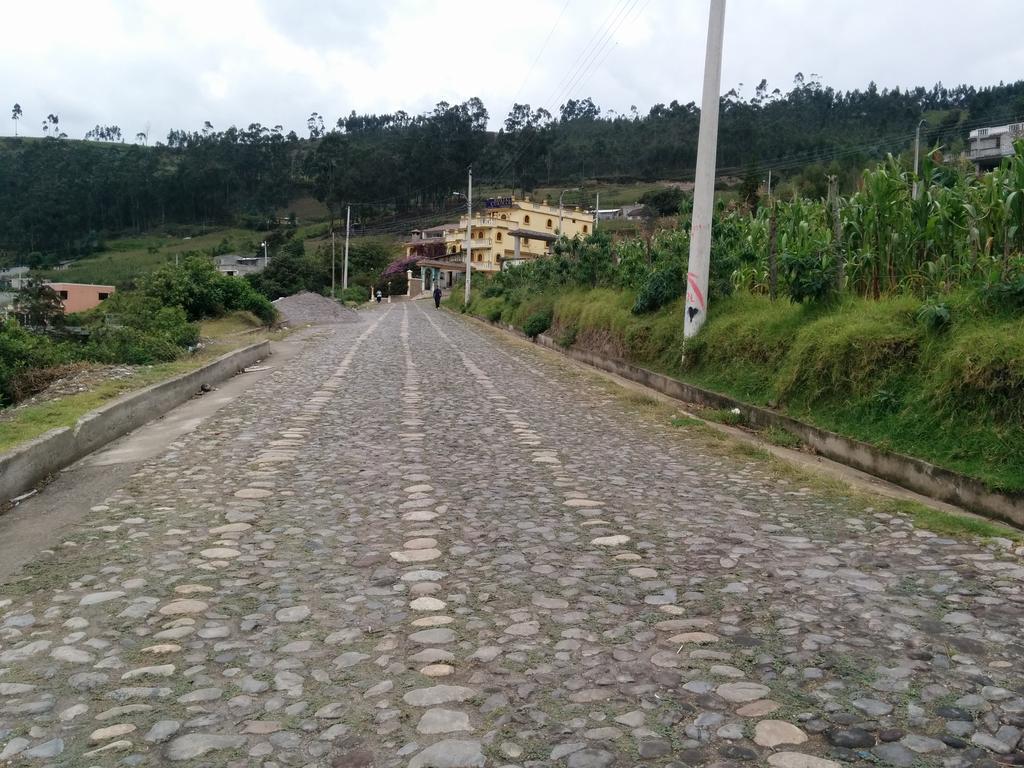 Hostal Curinan Otavalo Ngoại thất bức ảnh