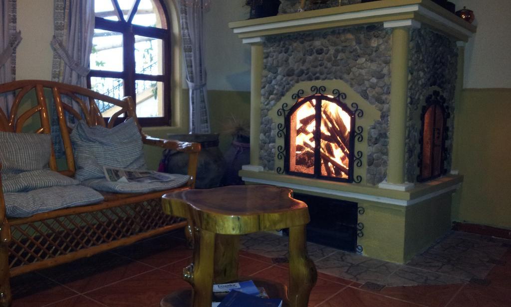 Hostal Curinan Otavalo Ngoại thất bức ảnh