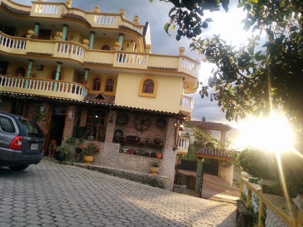 Hostal Curinan Otavalo Ngoại thất bức ảnh